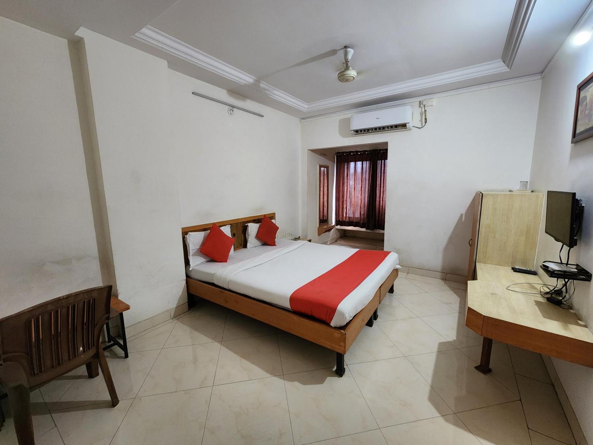 Hotel Kalasai Shirdi Phòng bức ảnh